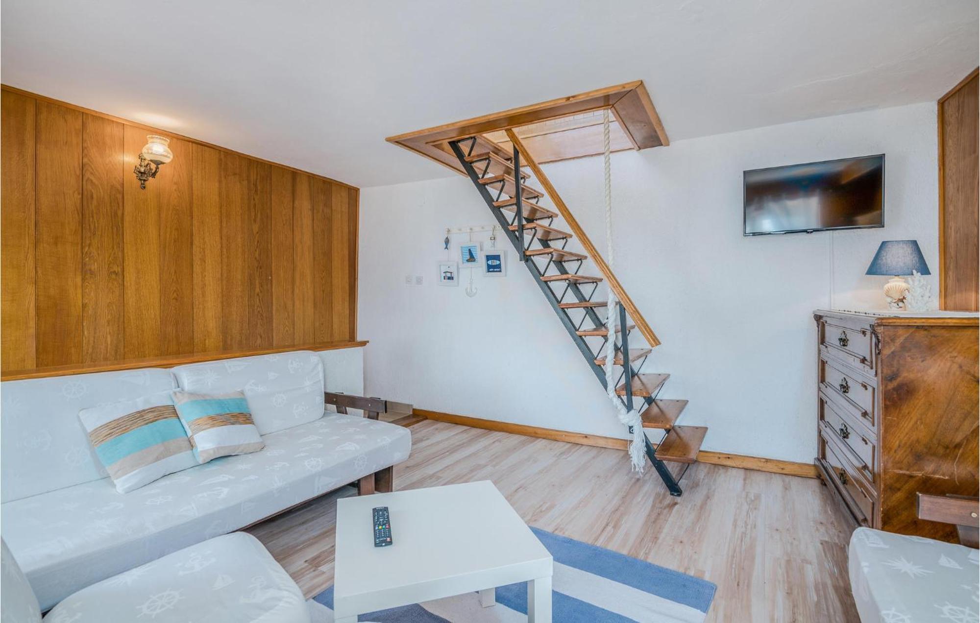 2 Bedroom Gorgeous Home In Baska Baška Exterior foto